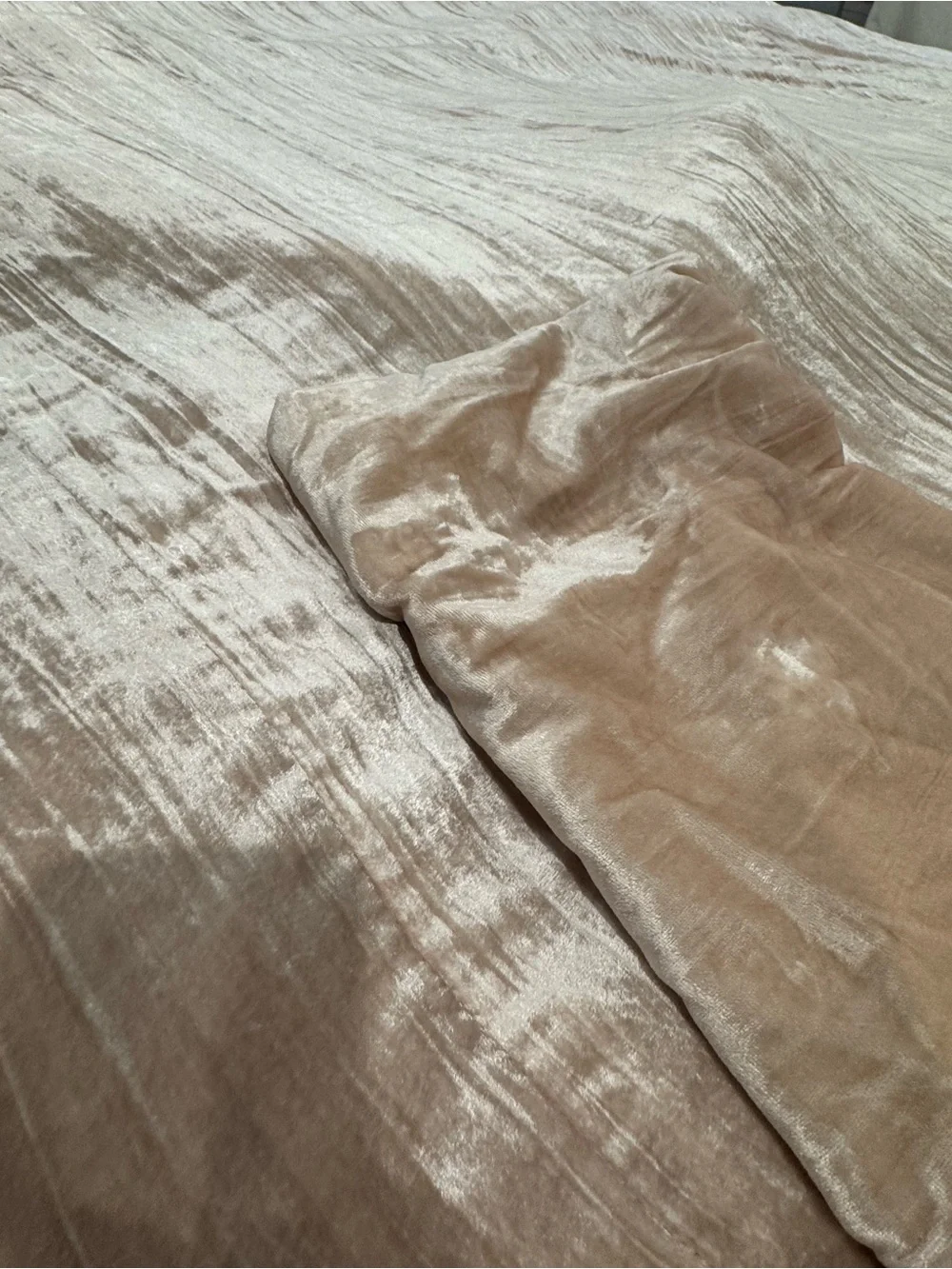 West elm KING velvet crinkle duvet and shams